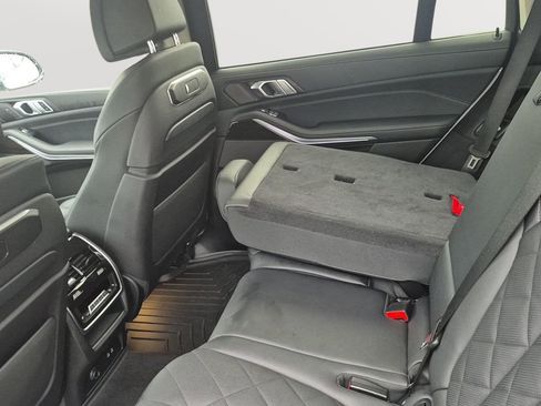 Used 2024 BMW X7 xDrive40i image 51