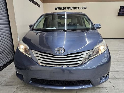 Used 2015 Toyota Sienna Limited FWD image 3