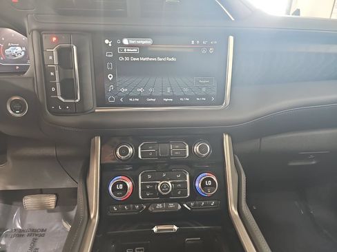 Used 2024 GMC Yukon Denali w/ Denali Reserve Package AWD/4WD image 26
