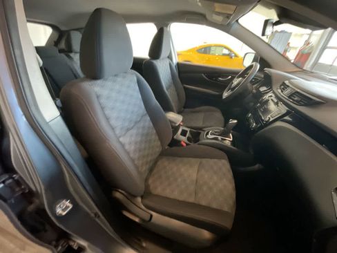 Used 2020 Nissan Rogue Sport SV image 24