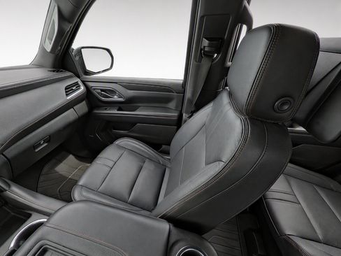 Used 2021 Chevrolet Tahoe RST w/ Luxury Package AWD/4WD image 11