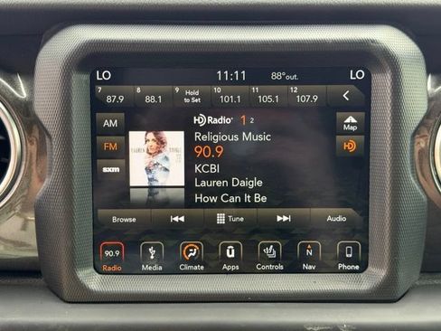 Used 2019 Jeep Wrangler Unlimited Sahara AWD/4WD image 15