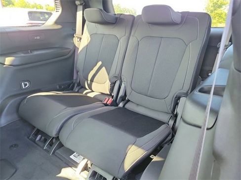 New 2025 Jeep Grand Cherokee L Laredo w/ Luxury Tech Group I image 10