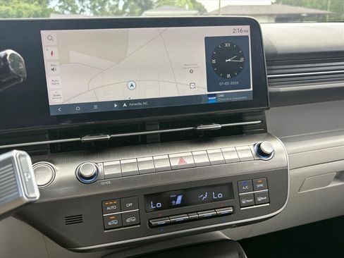Used 2025 Hyundai Kona Limited AWD/4WD image 8