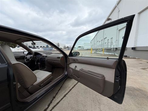 Used 1996 Toyota Tercel DX image 10