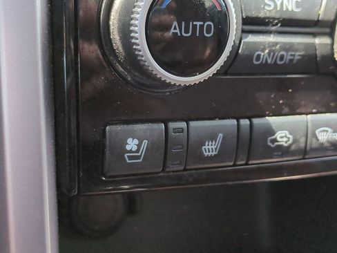 Used 2019 Subaru Ascent Touring AWD/4WD image 19