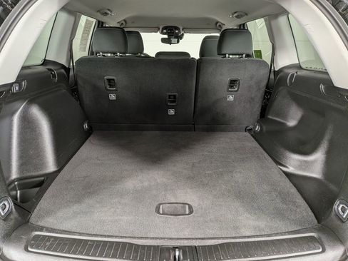 Certified 2023 Jeep Grand Cherokee Laredo image 11