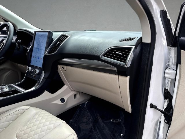 Certified 2024 Ford Edge Titanium AWD/4WD image 29