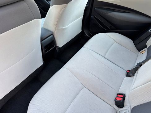 Used 2020 Toyota Corolla LE FWD image 12