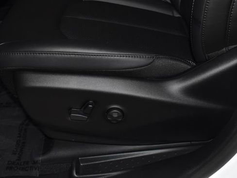 New 2026 Chrysler Pacifica Select image 11