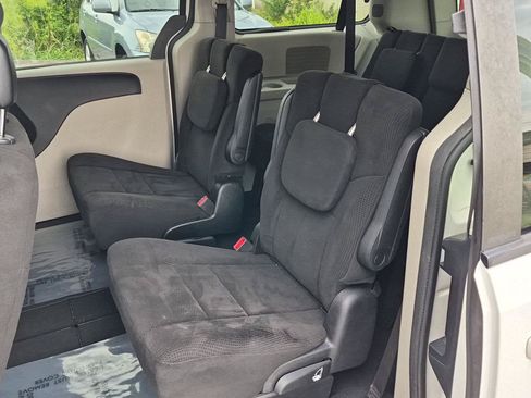 Used 2013 Dodge Grand Caravan SE FWD image 19