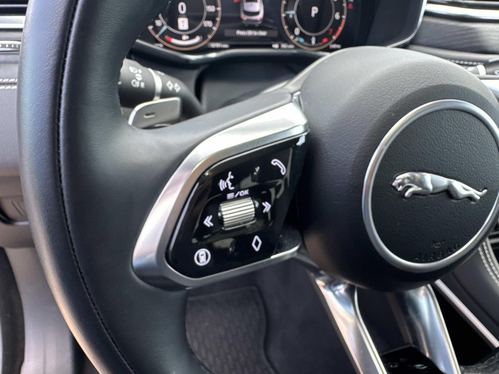 Used 2026 Jaguar F-PACE R-Dynamic S AWD/4WD image 23