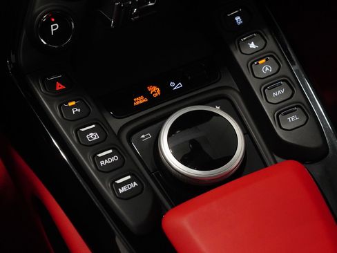 Used 2023 Aston Martin V12 Vantage RWD image 29
