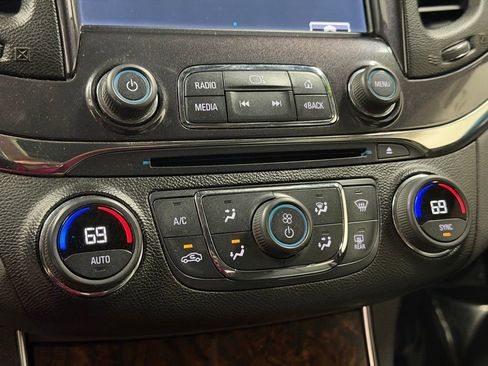 Used 2014 Chevrolet Impala LTZ image 21