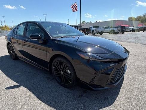 New 2026 Toyota Camry Hybrid FWD image 8