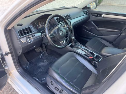 Used 2015 Volkswagen Passat TDI SE FWD image 11