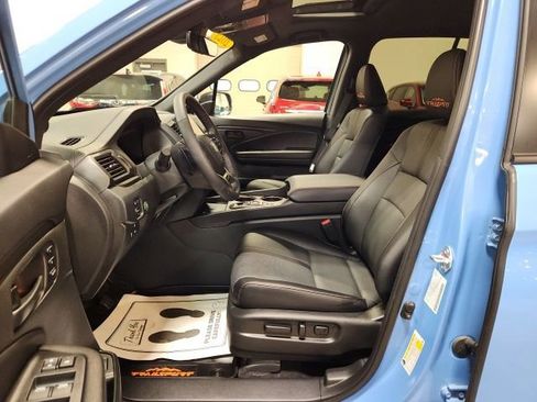 Used 2025 Honda Ridgeline TrailSport image 12