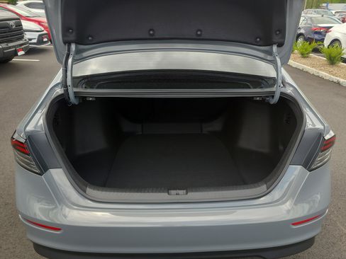 Used 2025 Honda Accord SE image 31