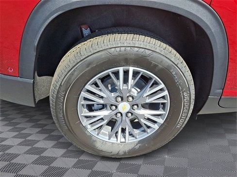 New 2025 Chevrolet Traverse LT w/ Enhanced Driving Package image 5