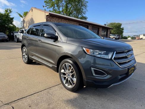 Used 2015 Ford Edge Titanium w/ Equipment Group 301A FWD image 3