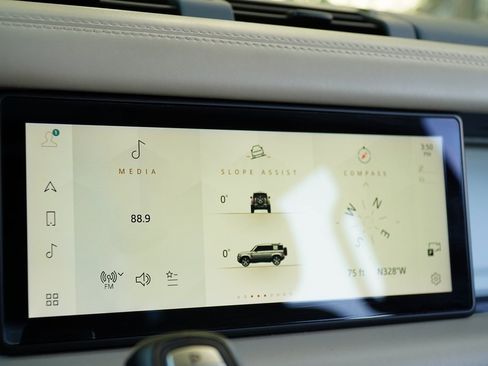 Used 2020 Land Rover Defender 110 HSE image 19