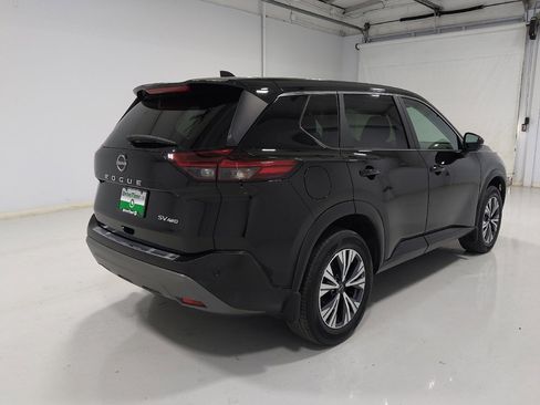 Used 2022 Nissan Rogue SV image 9