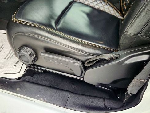 Used 2022 Jeep Wrangler Unlimited Sahara image 11