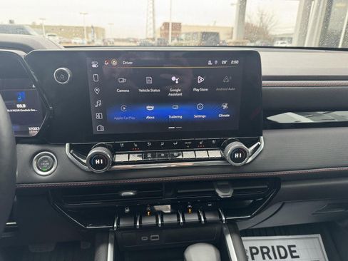 Used 2024 Chevrolet Colorado Z71 w/ Z71 Convenience Package 2 image 21