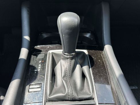 Used 2024 MAZDA MAZDA3 s FWD image 24