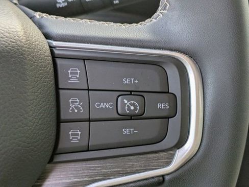 Used 2024 Jeep Wagoneer Series II w/ Flexible Seating Group image 21