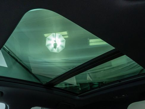 Used 2024 Audi Q8 e-tron Premium image 23