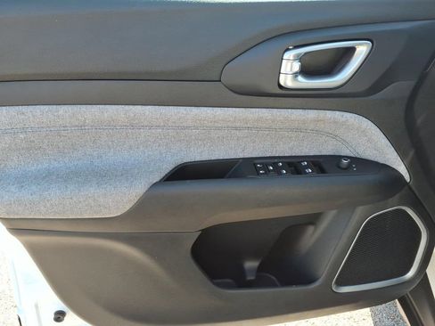 Used 2025 Jeep Compass Sport w/ Mopar Graphics Package AWD/4WD image 39