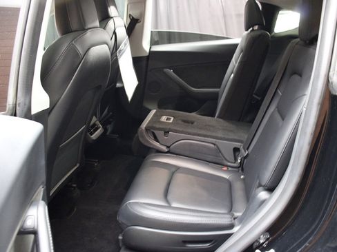 Used 2023 Tesla Model Y Long Range image 18