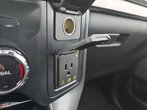 New 2025 Ford F150 Lariat w/ Equipment Group 501A Mid image 36