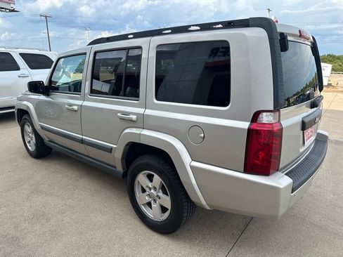 Used 2008 Jeep Commander Sport RWD image 5