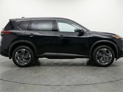 Used 2025 Nissan Rogue SV AWD/4WD image 11