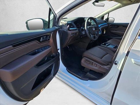 New 2026 Honda Odyssey Touring image 15