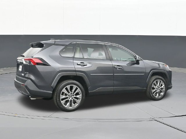 Used 2019 Toyota RAV4 Limited FWD image 15