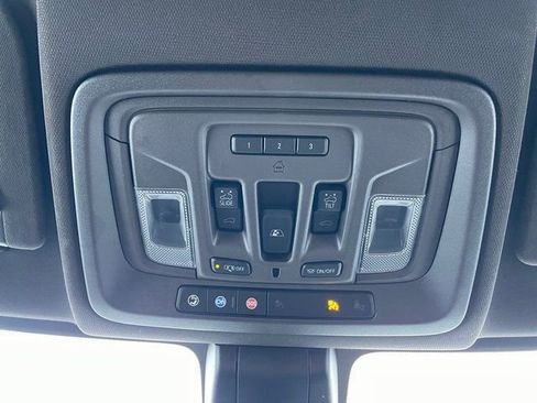 Used 2021 GMC Sierra 3500 Denali w/ Denali Ultimate Package image 24