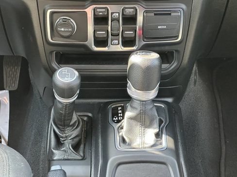 Used 2019 Jeep Wrangler Unlimited Sport S AWD/4WD image 22