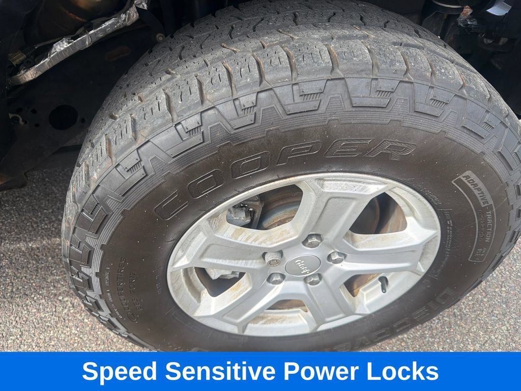 Used 2019 Jeep Wrangler Unlimited Sport S AWD/4WD image 11