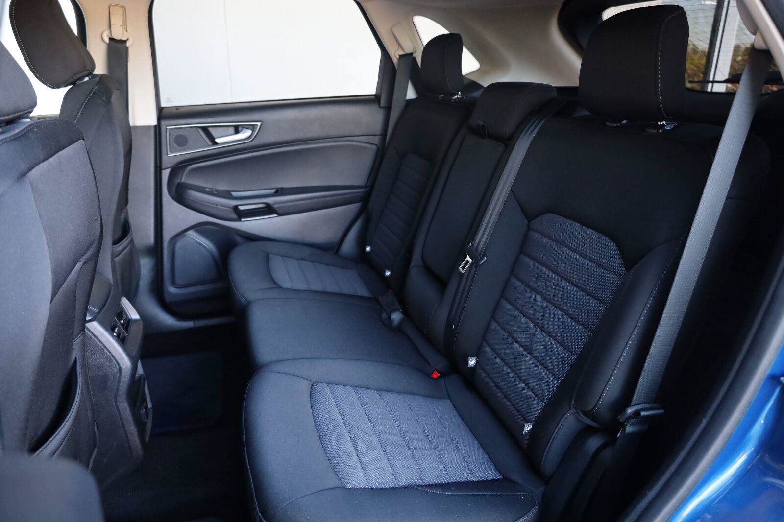 Used 2020 Ford Edge SE FWD image 21