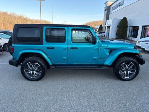 Used 2024 Jeep Wrangler Unlimited w/ Convenience Group image 4