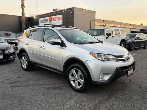 Used 2013 Toyota RAV4 XLE image 17