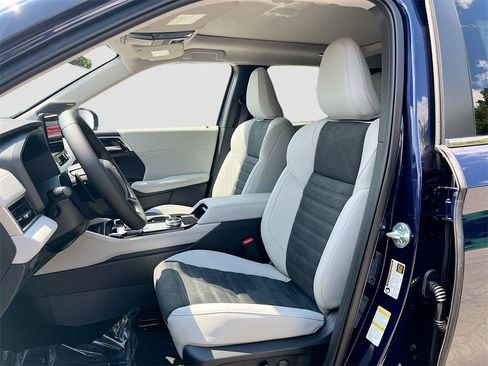 New 2025 Mitsubishi Outlander SE image 22