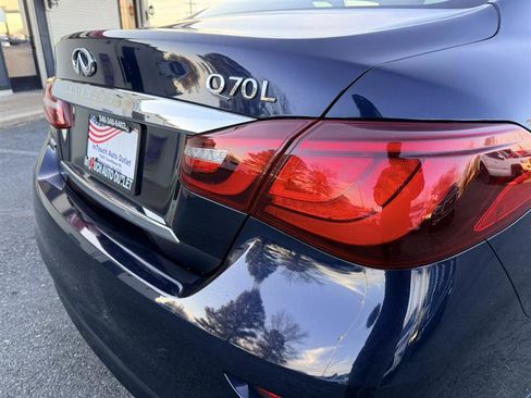 Used 2015 INFINITI Q70 L 5.6 w/ V8 Deluxe Technology Package AWD/4WD image 13