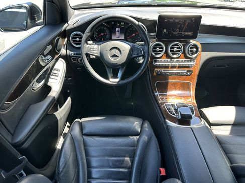 Used 2019 Mercedes-Benz GLC 350e 4MATIC image 16