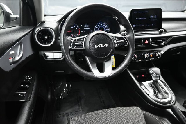 Used 2024 Kia Forte LXS w/ LXS Technology Package FWD image 14