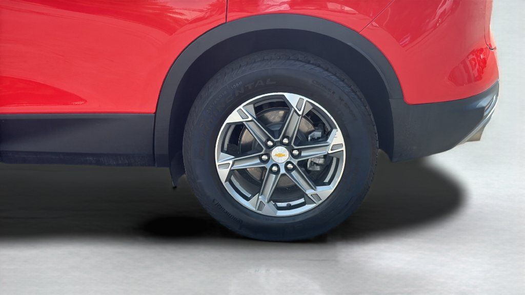 Used 2025 Chevrolet Blazer LT FWD image 10