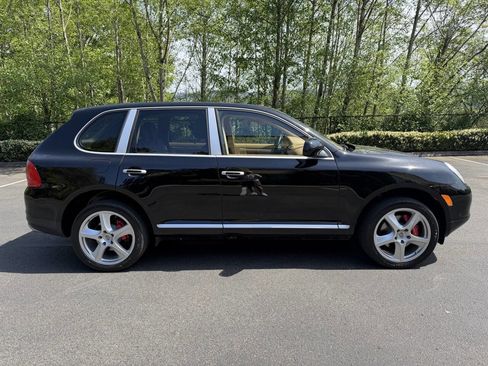 Used 2005 Porsche Cayenne Turbo AWD/4WD image 4